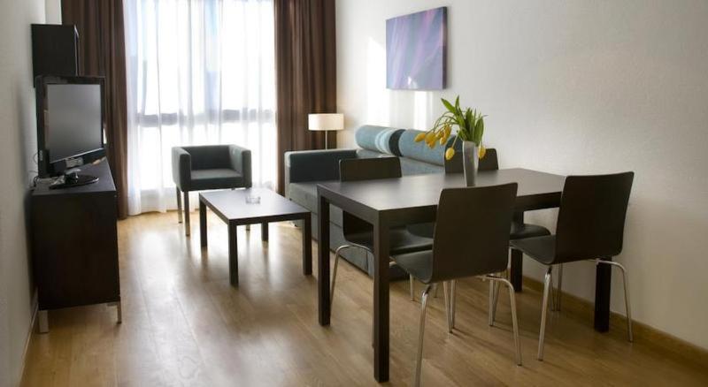 Compostela Suites Madrid Habitación foto