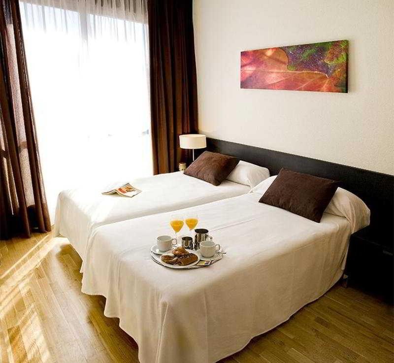 Compostela Suites Madrid Habitación foto